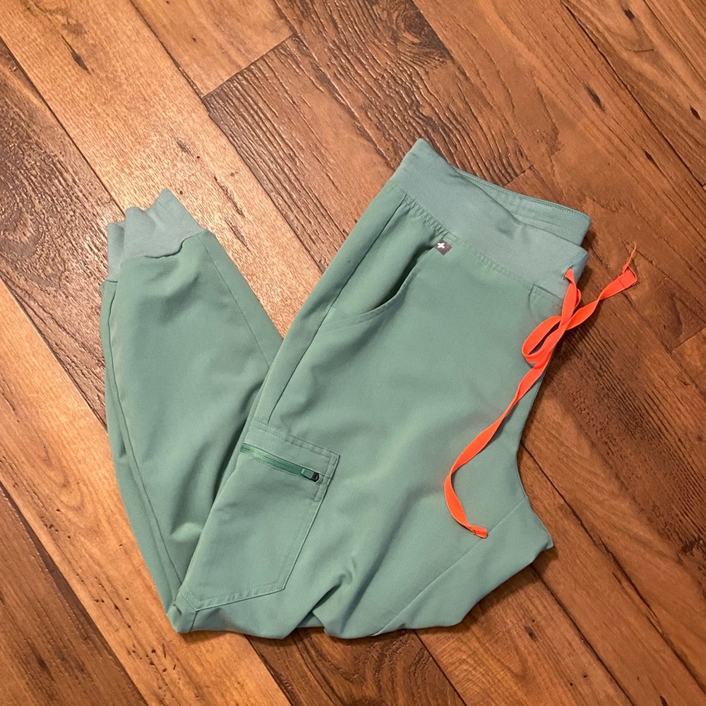 Figs Jade Zamora Jogger Scrubs